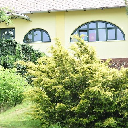 Arnyas Park Apartmanhaz Bed & Breakfast Balatonalmádi Екстериор снимка